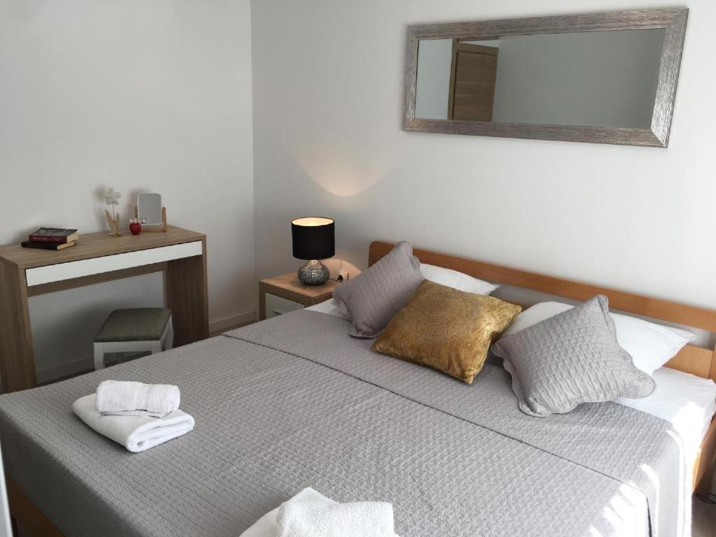 טרוגיר Luxury Apartment Cairos מראה חיצוני תמונה